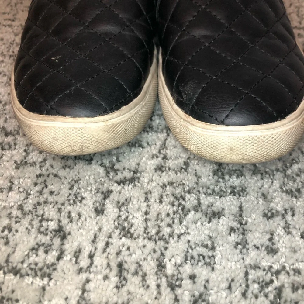 Steve Madden Black Endell Quilted Slip On Shoes Size 7.5